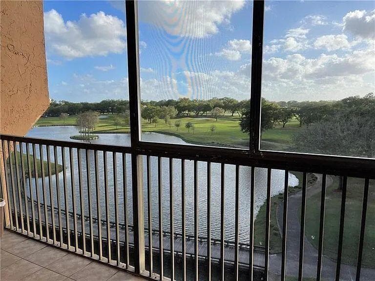 3001 W Rolling Hills # 608, Davie FL 33328