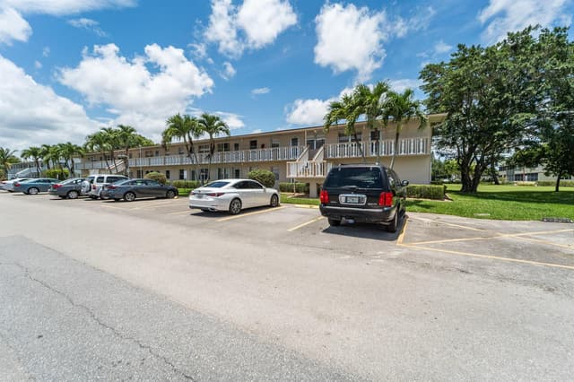 170 Kent J, West Palm Beach FL 33417 - West Palm Beach, FL - Photo 3