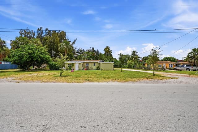 700 SW 8th Street, Pompano Beach FL 33060 - Pompano Beach, FL - Photo 2