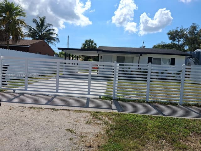 1336 NW 6th Ave, Fort Lauderdale FL 33311 - Fort Lauderdale, FL - Photo 2