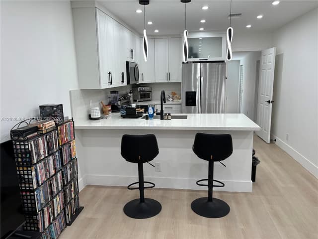 1336 NW 6th Ave, Fort Lauderdale FL 33311 - Fort Lauderdale, FL - Photo 6