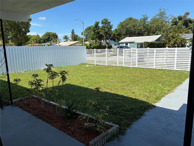 1336 NW 6th Ave, Fort Lauderdale FL 33311 - Fort Lauderdale, FL - Photo 3