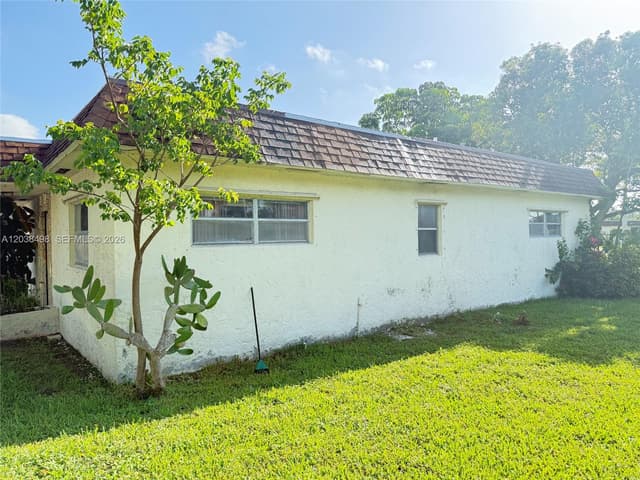417 SW Natura Ave # A, Deerfield Beach FL 33441 - Deerfield Beach, FL - Photo 2