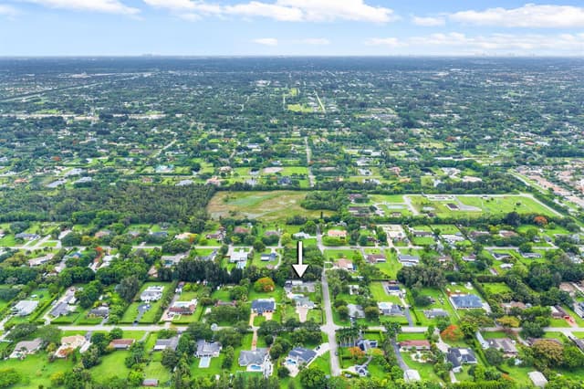 5700 SW 196th Lane, Southwest Ranches FL 33332 - Southwest Ranches, FL - Photo 2