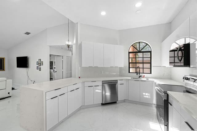 5171 Europa Drive # G, Boynton Beach FL 33437 - Boynton Beach, FL - Photo 4