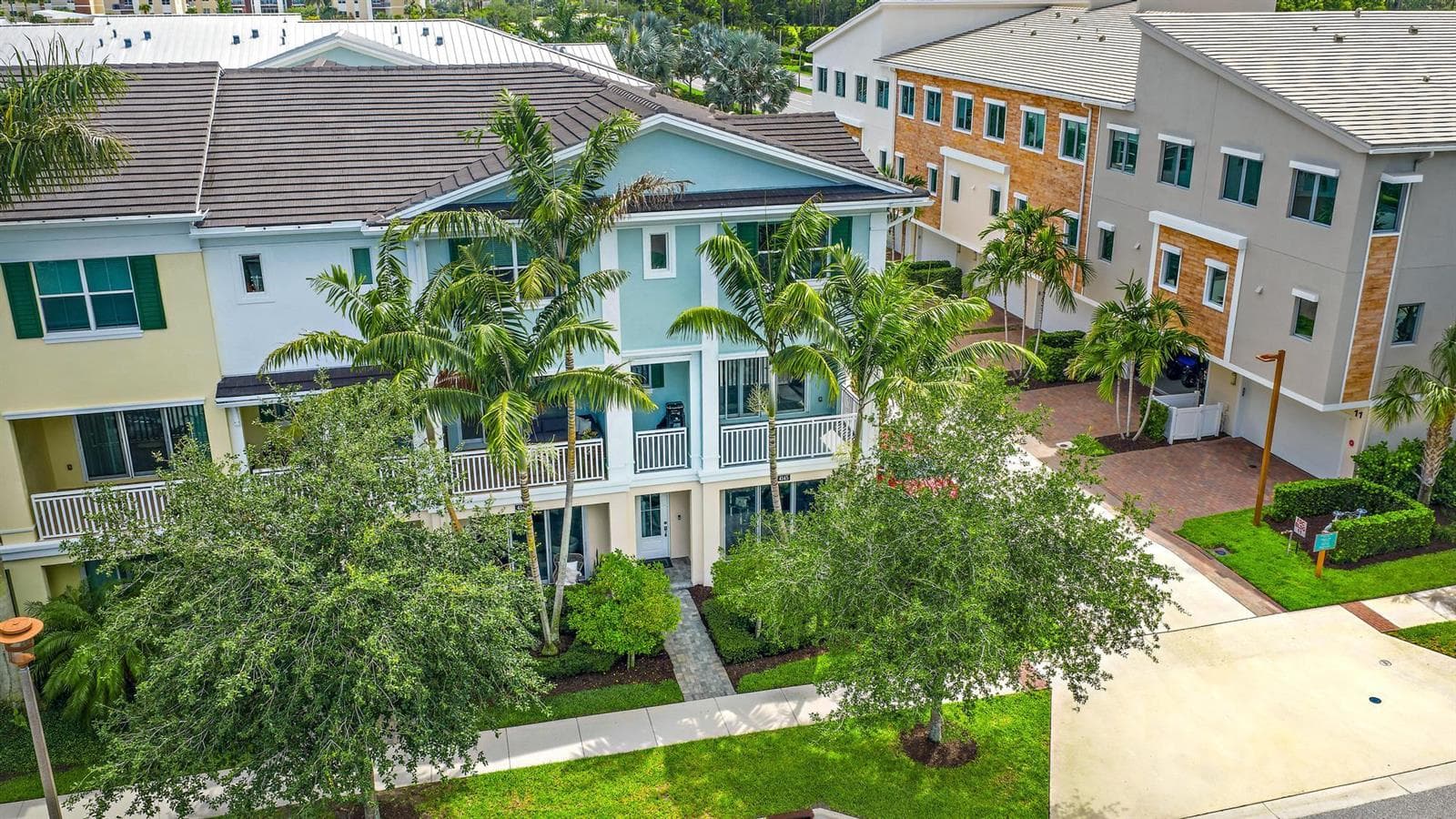 4145 Faraday Way, Palm Beach Gardens FL 33418