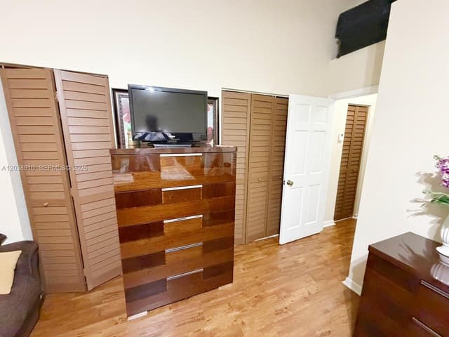 10877 NW 8th St, Pembroke Pines FL 33026 - Pembroke Pines, FL - Photo 7