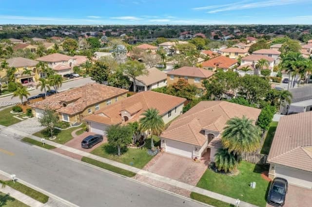 1531 SW 194th Ter, Pembroke Pines FL 33029 - Pembroke Pines, FL - Photo 3