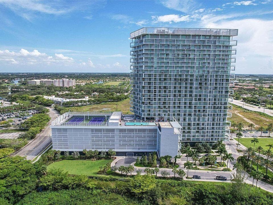 2000 Metropica Way # 811, Sunrise FL 33323