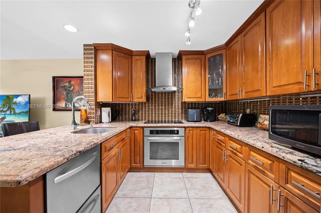 2021 Barcelona Ter, Margate FL 33063 - Margate, FL - Photo 7