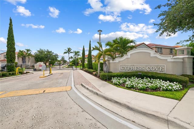 2021 Barcelona Ter, Margate FL 33063 - Margate, FL - Photo 3