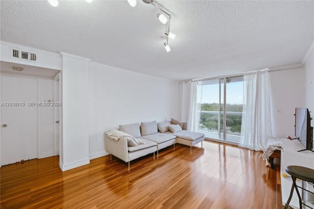 2841 NE 163rd St # 704, North Miami Beach FL 33160 - North Miami Beach, FL - Photo 4