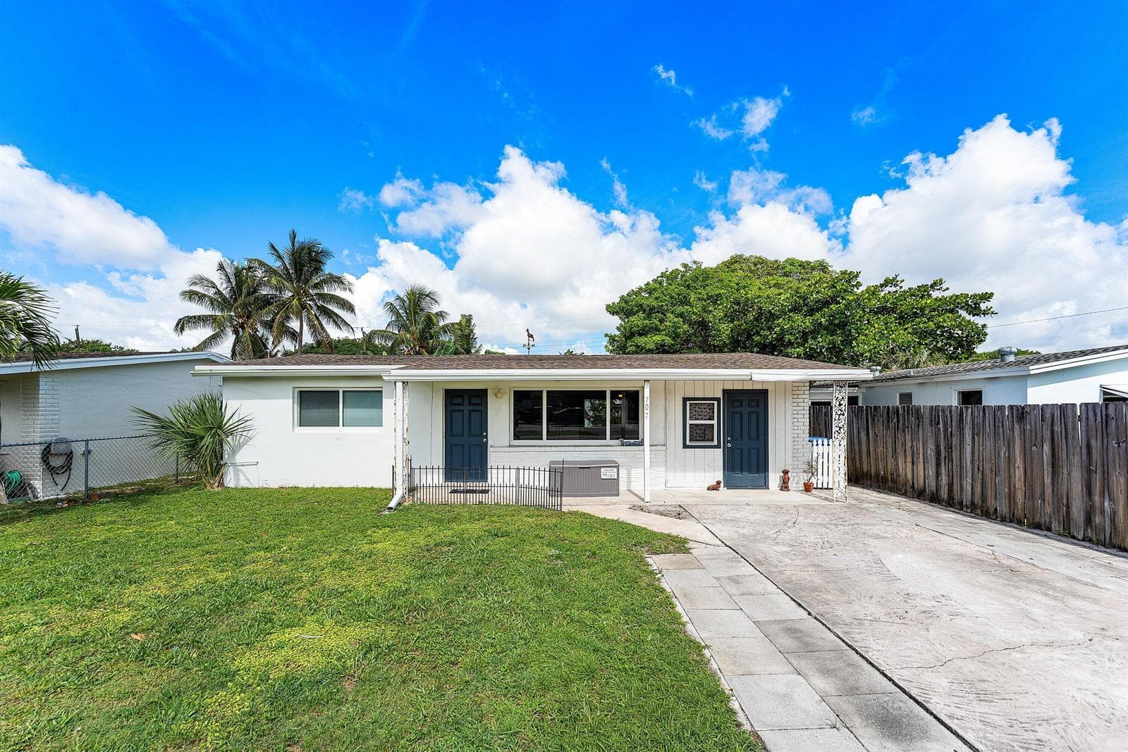 707 S Broadway, Lantana FL 33462