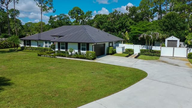 17767 Mellen Lane, Jupiter FL 33478 - Jupiter, FL - Photo 2
