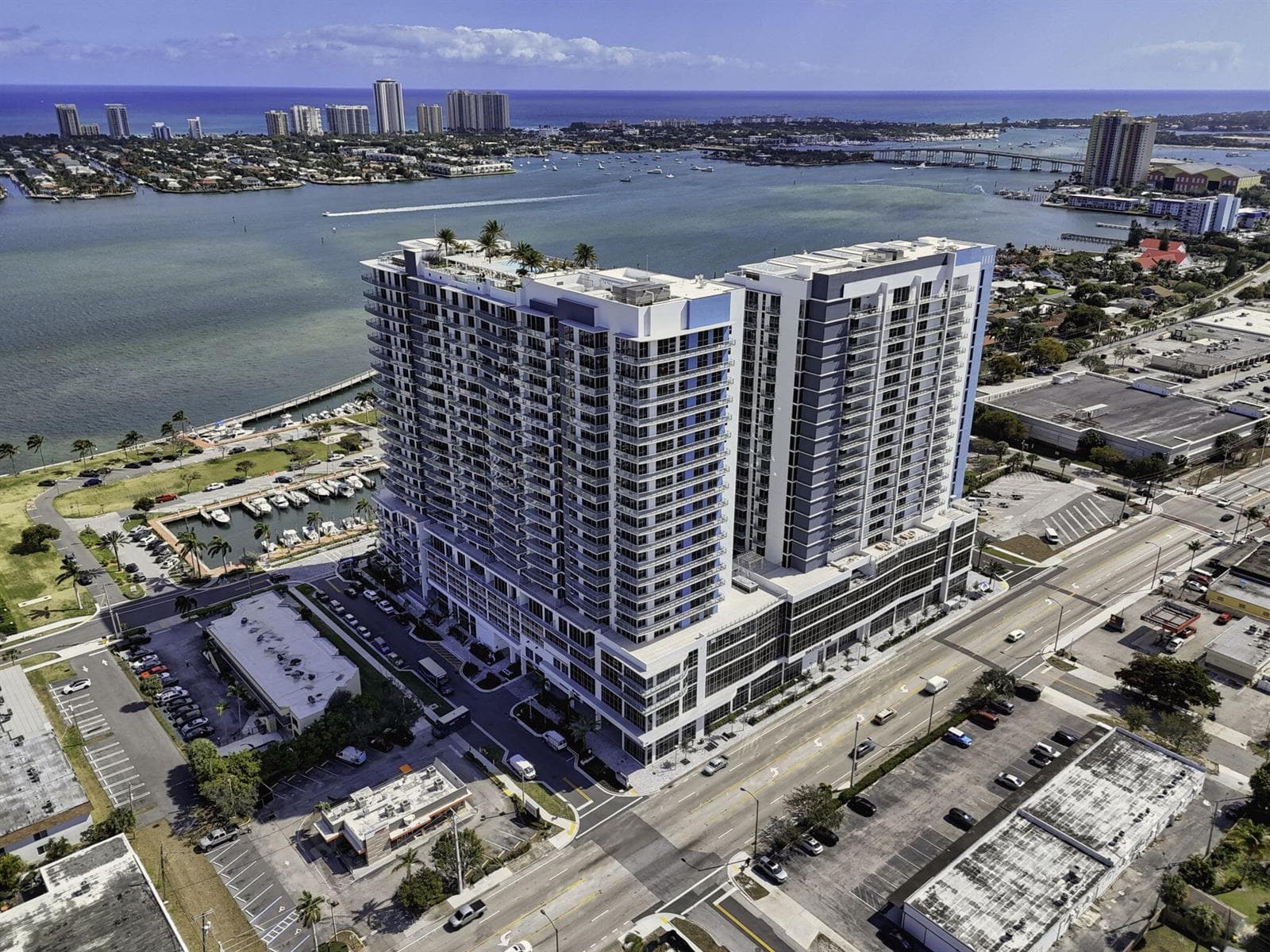 220 Lake Shore Drive # 617, Lake Park FL 33403