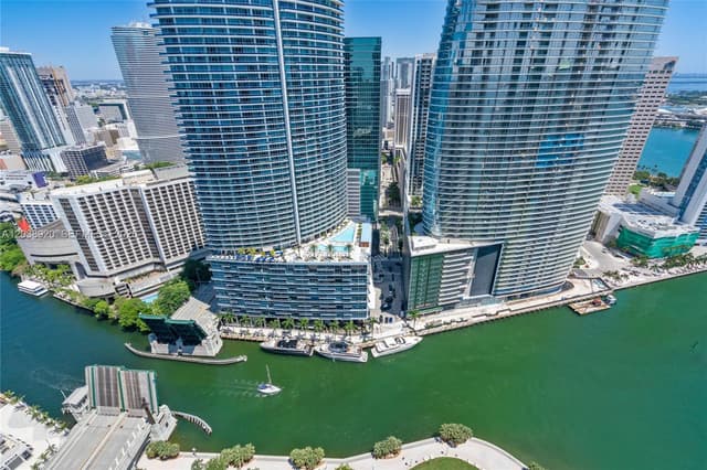 475 Brickell Ave # 4315, Miami FL 33131 - Miami, FL - Photo 4