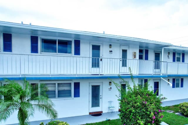1118 Lake Terrace # 204, Boynton Beach FL 33426 - Boynton Beach, FL - Photo 3