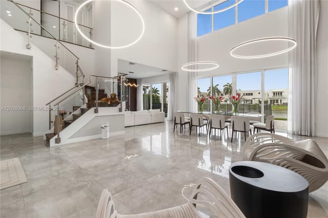 10261 NW 74th Ter, Doral FL 33178 - Doral, FL - Photo 4