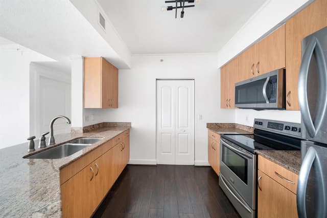 1830 Radius Drive # 405, Hollywood FL 33020 - Hollywood, FL - Photo 2