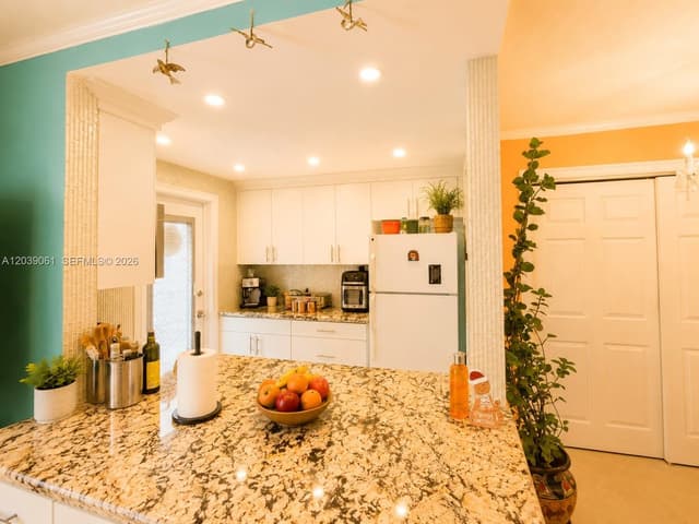 1725 James Ave # 12A, Miami Beach FL 33139 - Miami Beach, FL - Photo 2