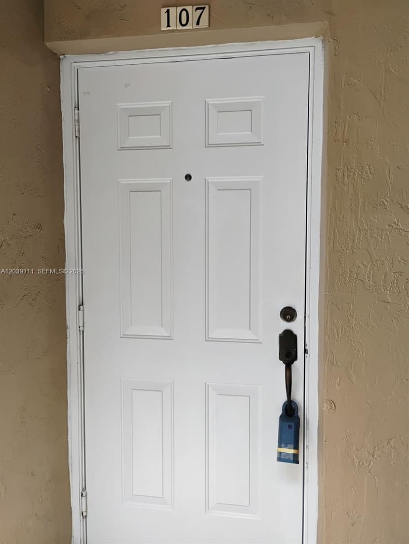 5725 NW 114th Path # 107, Doral FL 33178