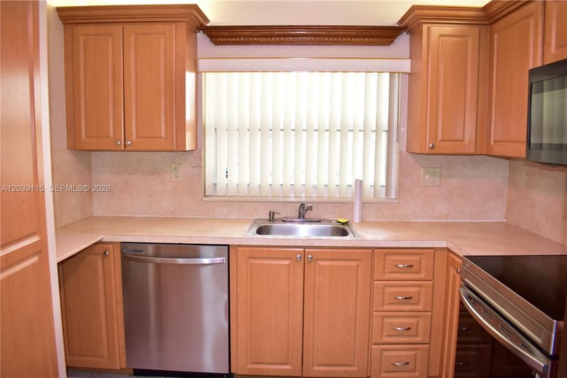 9300 Sunrise Lakes Blvd # 208, Sunrise FL 33322