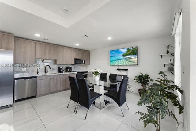 14590 SW 260th St, Homestead FL 33032 - Homestead, FL - Photo 6