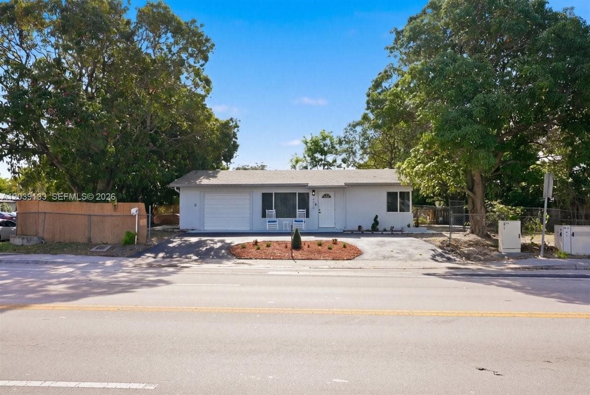 4410 NE 3rd Ave, Deerfield Beach FL 33064 - Deerfield Beach, FL - Photo 1