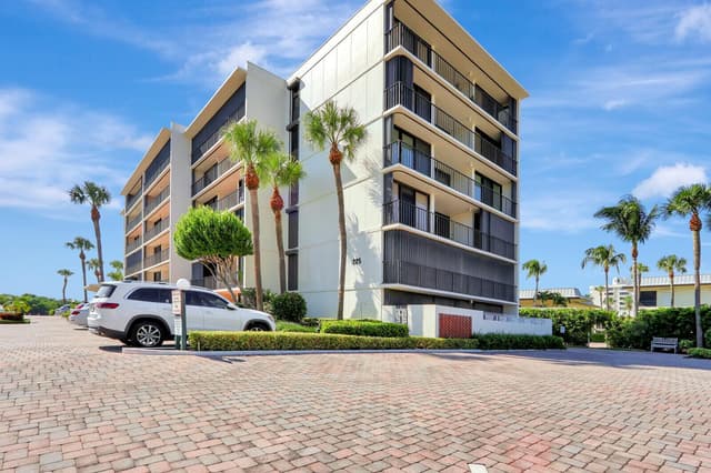 225 Beach Road # 204, Tequesta FL 33469 - Tequesta, FL - Photo 2