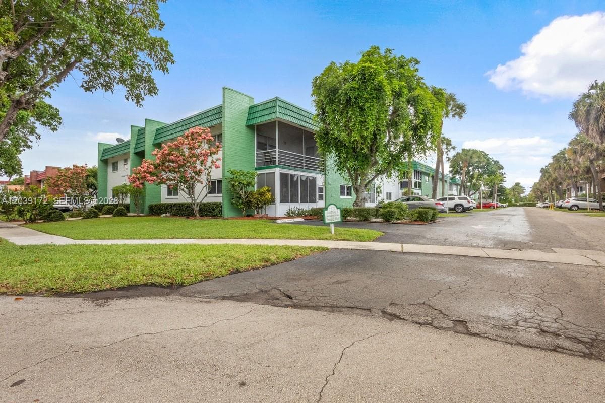 2271 NW 48th Ter # 112, Lauderhill FL 33313 - Lauderhill, FL - Photo 1