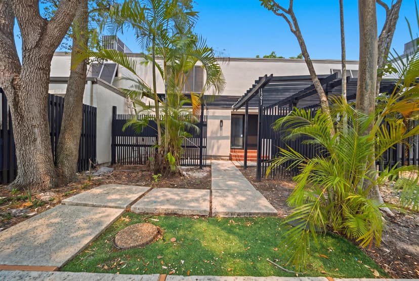 1391 E Golfview Drive # 1391, Pembroke Pines FL 33026