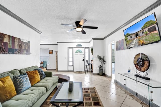 6280 SW 8th Pl, North Lauderdale FL 33068 - North Lauderdale, FL - Photo 7