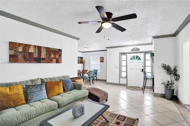 6280 SW 8th Pl, North Lauderdale FL 33068 - North Lauderdale, FL - Photo 5