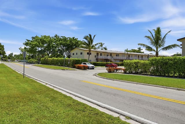 7505 NW 5th Place # 203, Margate FL 33063 - Margate, FL - Photo 2