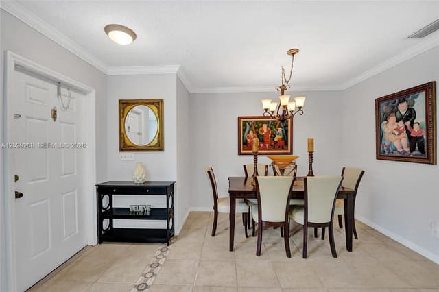 806 NW 208th Way, Pembroke Pines FL 33029 - Pembroke Pines, FL - Photo 2
