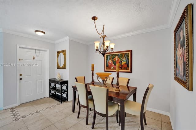 806 NW 208th Way, Pembroke Pines FL 33029 - Pembroke Pines, FL - Photo 3