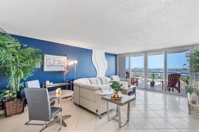 18031 Biscayne Blvd # 1401, Aventura FL 33160 - Aventura, FL - Photo 2