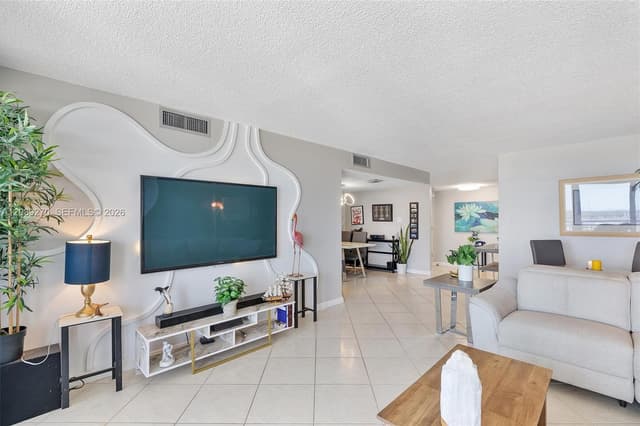 18031 Biscayne Blvd # 1401, Aventura FL 33160 - Aventura, FL - Photo 7