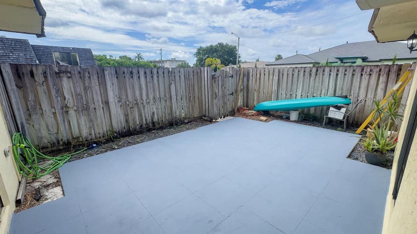 407 Arabian Road, Palm Springs FL 33461