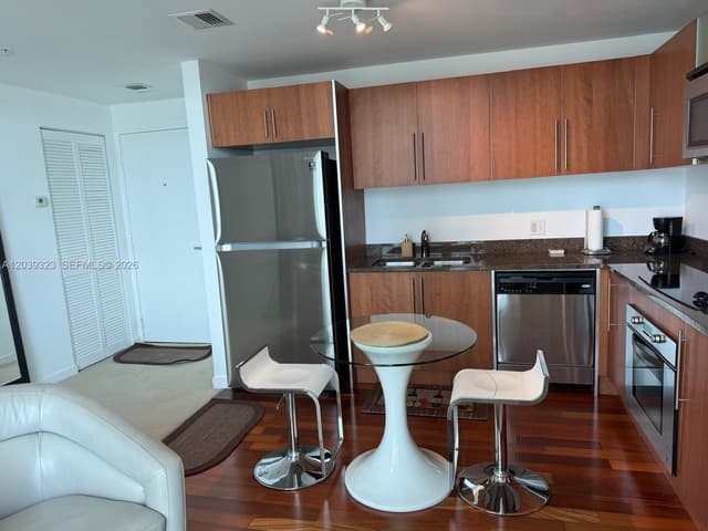300 S Biscayne Blvd # 3703, Miami FL 33131 - Miami, FL - Photo 2