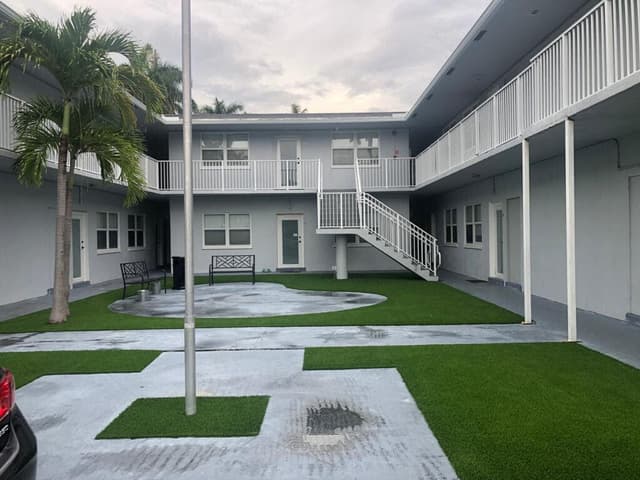 930 N 14th Court, Hollywood FL 33020 - Hollywood, FL - Photo 2