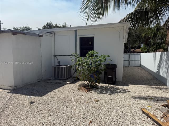 1880 NE 159th St, North Miami Beach FL 33162 - North Miami Beach, FL - Photo 7