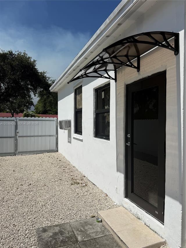 1880 NE 159th St, North Miami Beach FL 33162 - North Miami Beach, FL - Photo 5