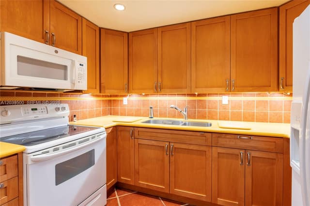 1450 Brickell Bay Dr # 602, Miami FL 33131 - Miami, FL - Photo 3