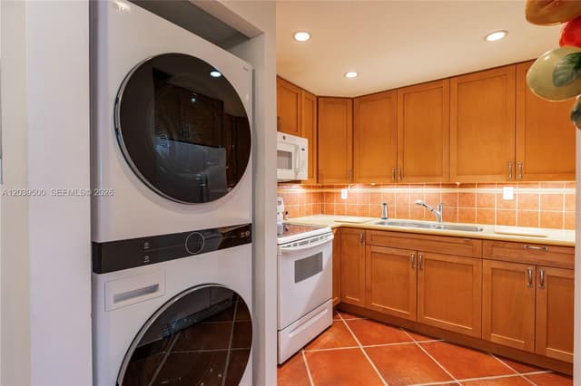 1450 Brickell Bay Dr # 602, Miami FL 33131 - Miami, FL - Photo 4