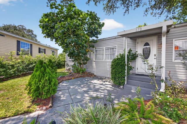 170 Maple Avenue W, Palm Beach Gardens FL 33410 - Palm Beach Gardens, FL - Photo 6
