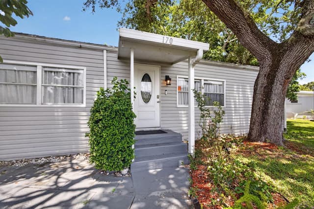 170 Maple Avenue W, Palm Beach Gardens FL 33410 - Palm Beach Gardens, FL - Photo 7