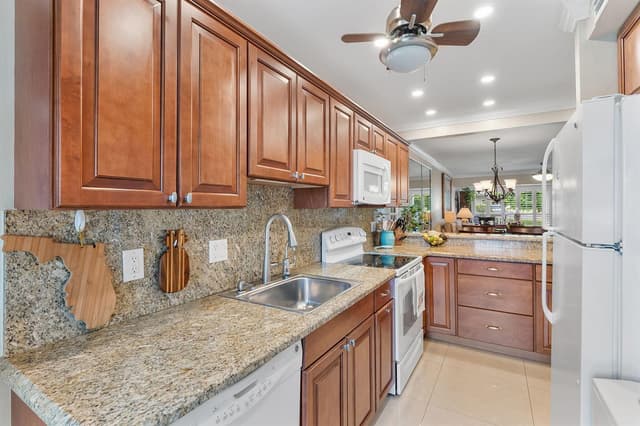 1041 Orange Terrace # 104, Delray Beach FL 33445 - Delray Beach, FL - Photo 6