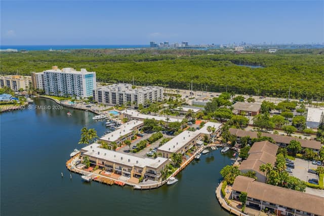 2771 NE 164th St # 12, North Miami Beach FL 33160 - North Miami Beach, FL - Photo 5