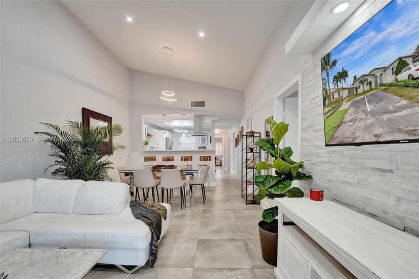 5535 SW 24th Ave, Dania Beach FL 33312